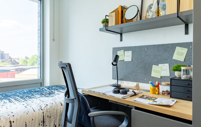 Silver En Suite, Great Court, 78 Rolls Road, Bermondsey, London - Image 1